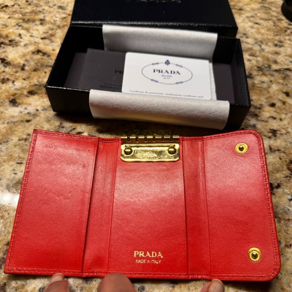 Prada 6 Key Holder - Picture 2 of 14
